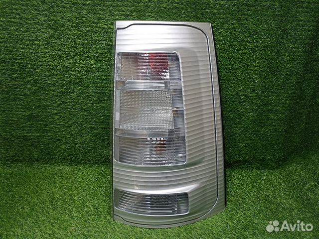 Стоп-сигнал правый Toyota Sienta NCP81