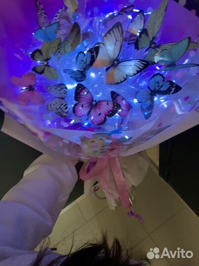 Горящие букеты из бабочек