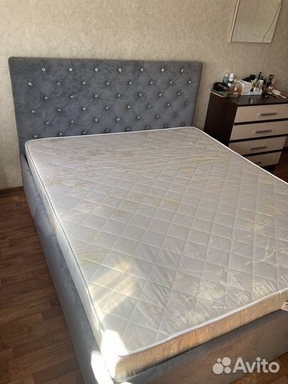Кровать двухспальная