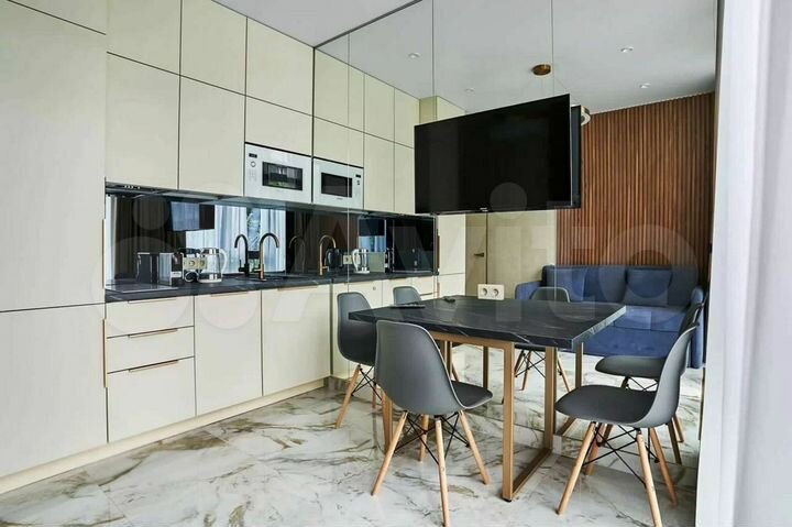 2-к. квартира, 55 м², 5/18 эт.