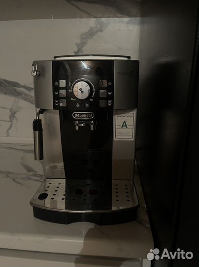 Кофемашина delonghi