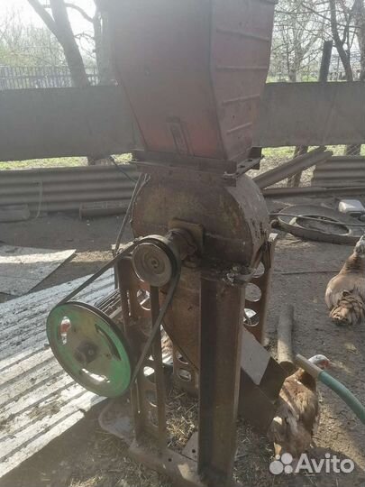 Мельница для зерна бу