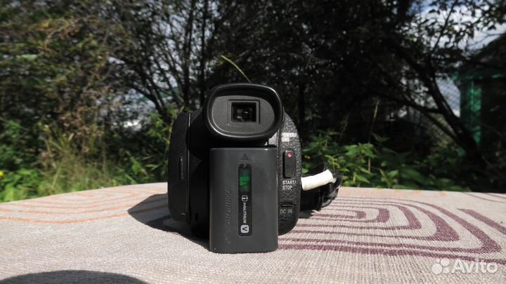 Видеокамера Sony FDR-AX33