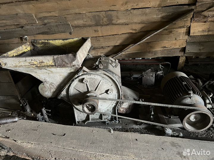 Зернодробилка