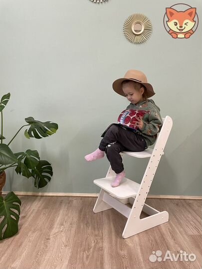 Белый детский стульчик