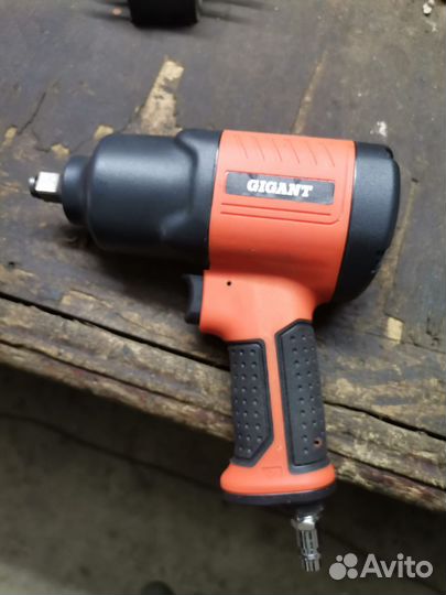 Пневмогайковерт Gigant PW 880