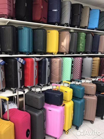 Чемодан пластик