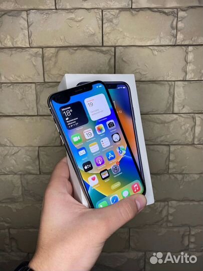 iPhone X, 64 ГБ