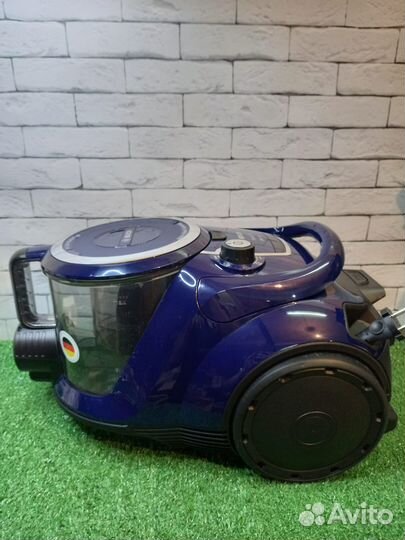 Пылесос с контейнером для пыли Bosch BGS412000