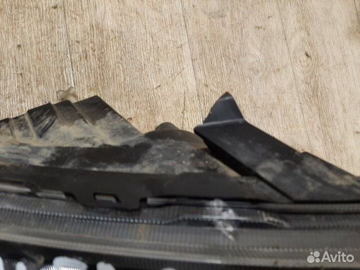 Фара правая Лада Гранта универсал 11186 2020