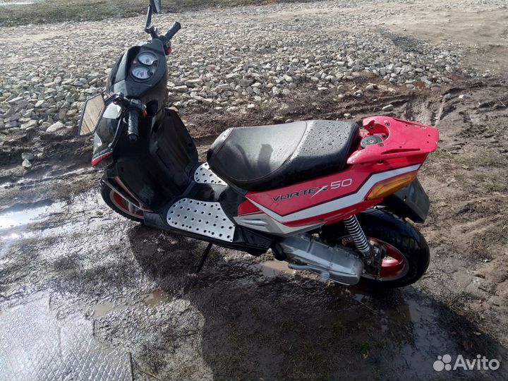 Скутер stels vortex 50