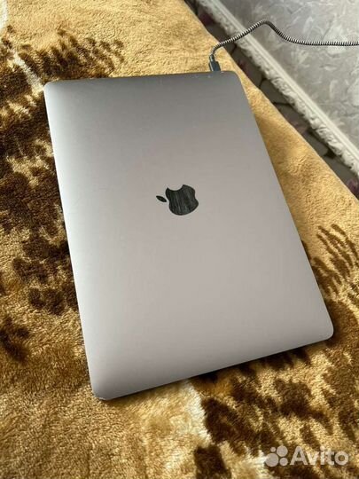 MacBook Pro 13 2017г, 256gb SSD