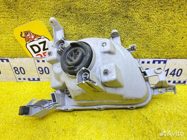 Фара передняя левая Toyota Town Ace Noah/Lite Ace