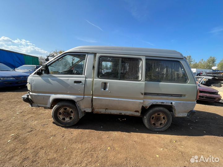 В разбор Toyota Lite Ace 2.0