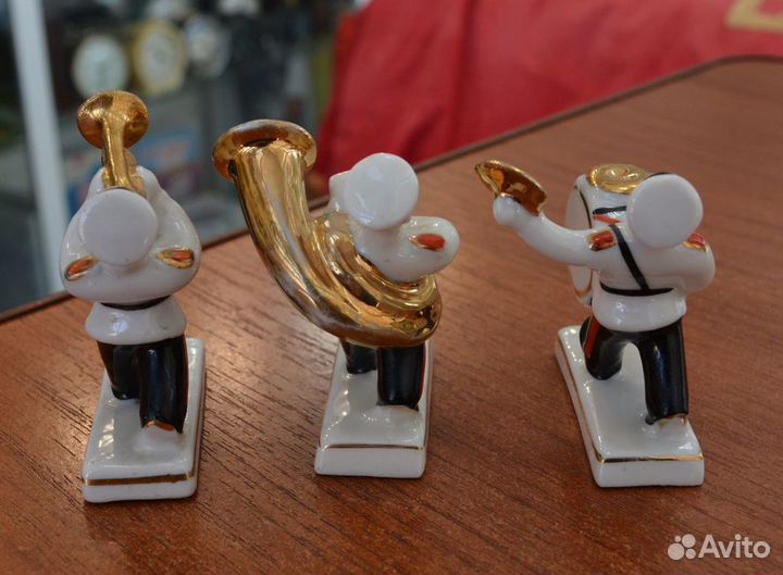 Фарфоровая статуэтка -суворовцы музыканты.зхк.по