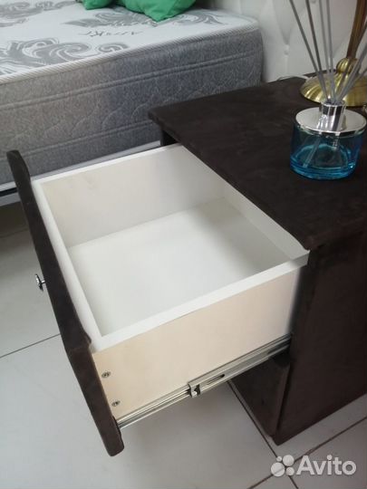 Тумба прикроватная