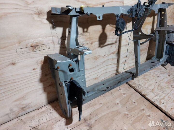 Рамка радиатора Toyota Premio ZZT240 1zzfe 2002