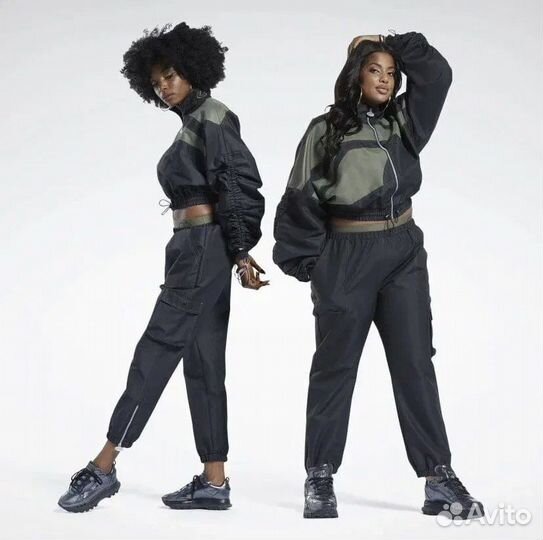 Спортивный костюм reebok cardi b