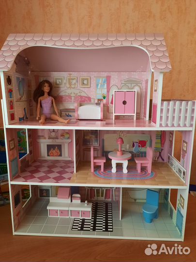 Домик для Барби с мебелью