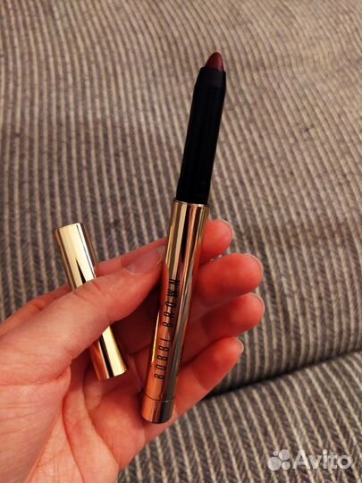 Помада Bobbi Brown
