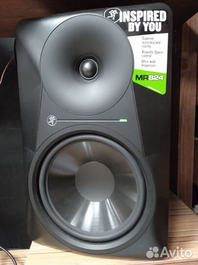 Активный студийный монитор Mackie MR824 новый