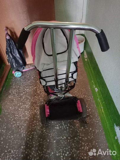 Детский велосипед с ручкой