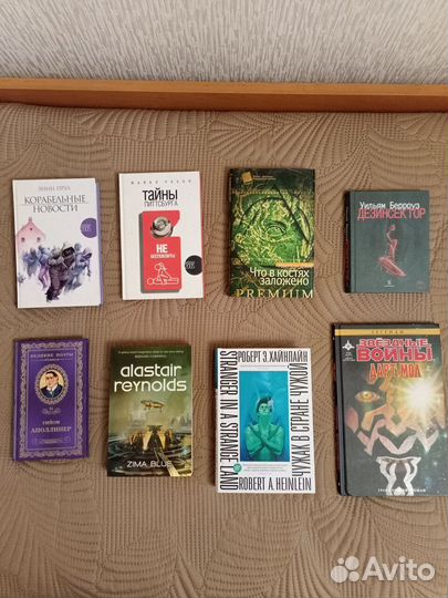 Разные книги и комиксы в хорошем состоянии