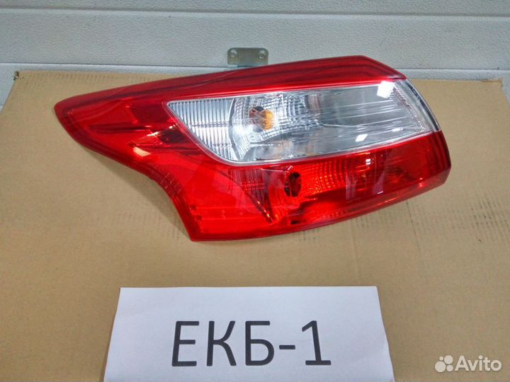 Фонарь левый внешний Ford Focus 3 2011