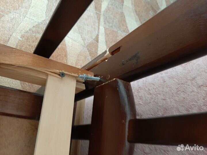 Детская кроватка с маятником