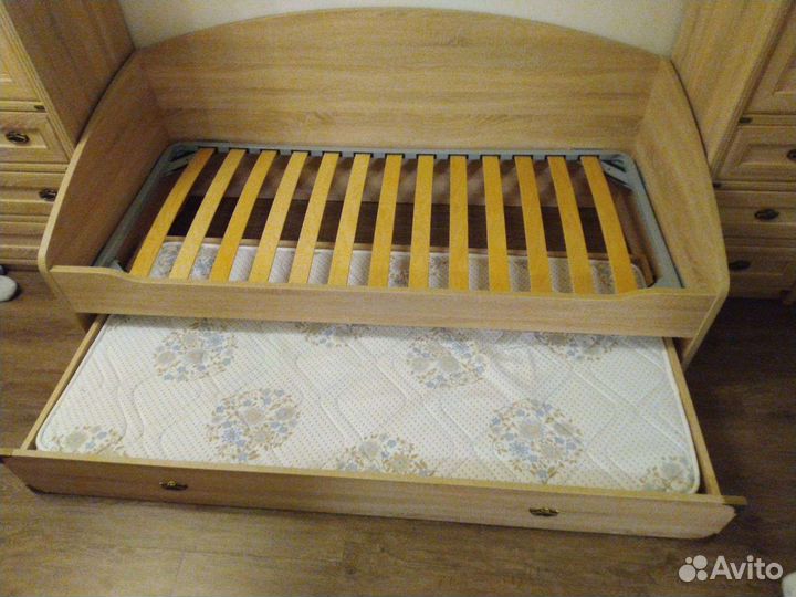 Кровать