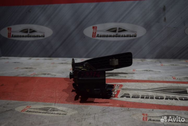 Педаль газа c Toyota Celsior UCF30 3UZ-FE