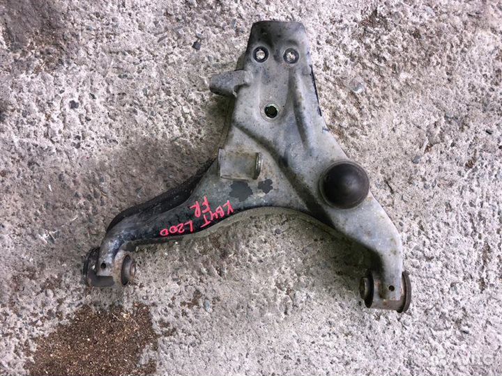 Рычаг передний правый Mitsubishi L200 KB4T 4D56U