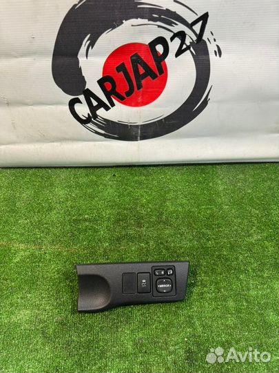 Консоль торпедо Toyota Ractis NCP120 1nzfe 2015