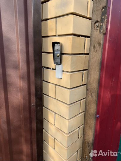 Монитор и вызывная панель