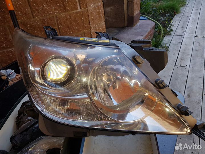 Фара на лексус 570