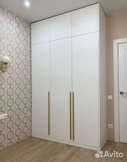 Шкаф распашной