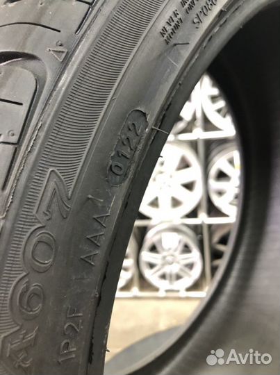 Aplus A607 225/40 R18