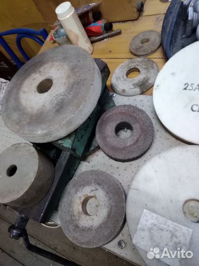 Круги шлифовальные абразивные СССР Луга