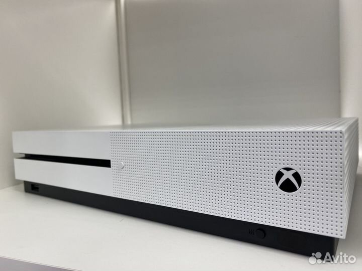 Xbox one s 1tb + игры