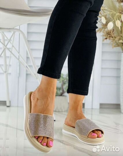 Босоножки,шлёпки