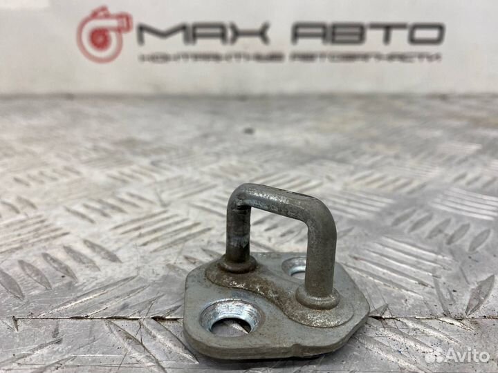 Б/У ответная часть замка двери Mazda Demio 2 DY3W