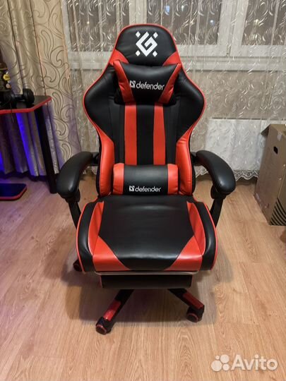 Продаю игровое кресло состояние отличное