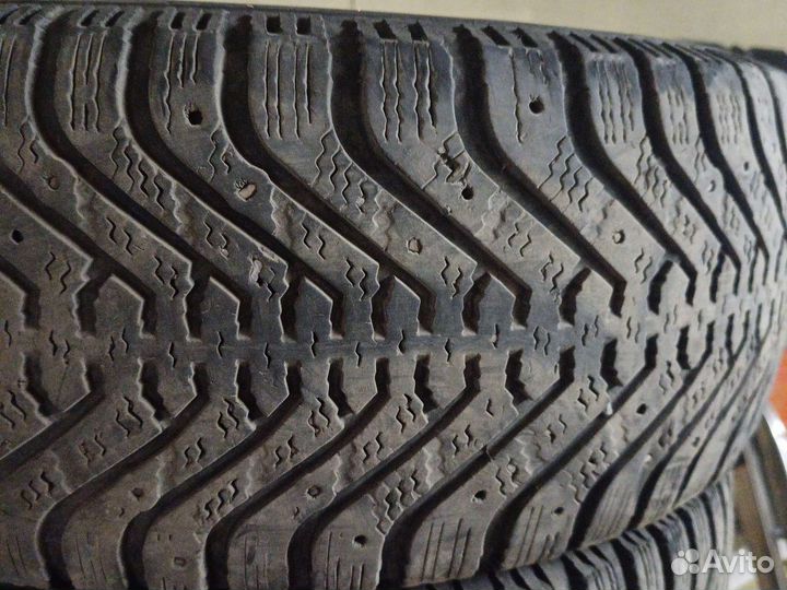 Goodyear UltraGrip 500 235/60 R16