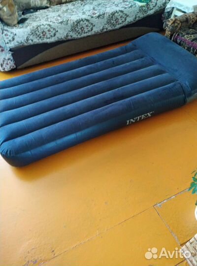 Надувной матрас intex