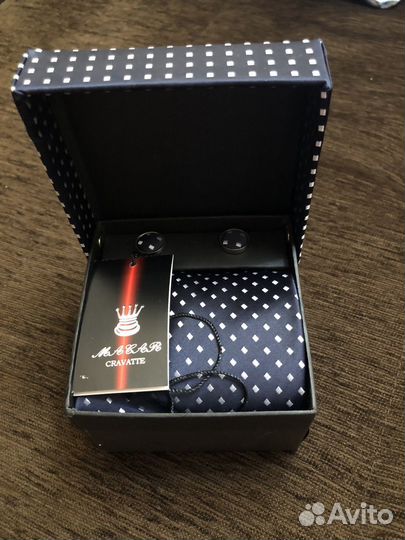 Галстук,запонки,платок