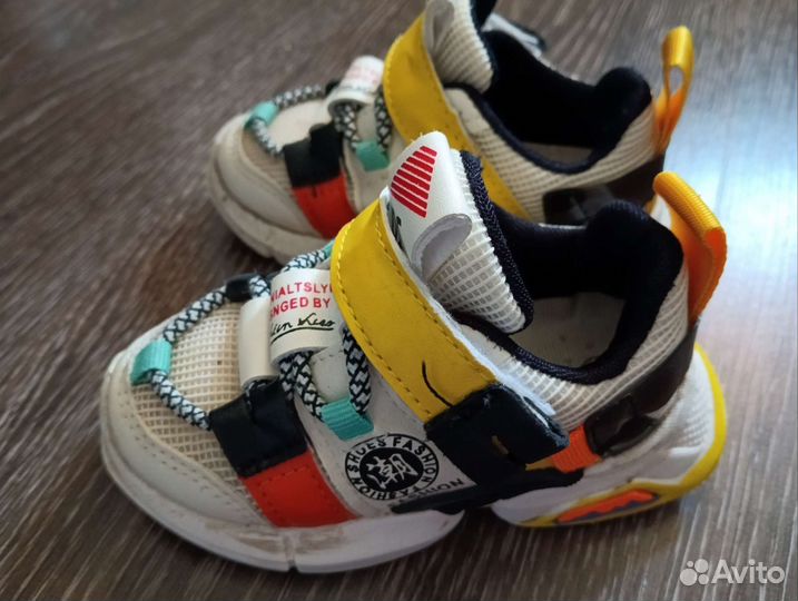 Кроссовки детские 22 размер