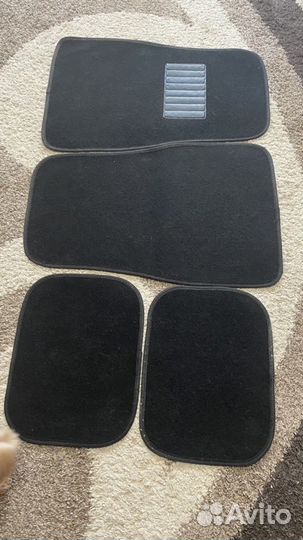 Автомобильные коврики(ворс) и щетка Valeo