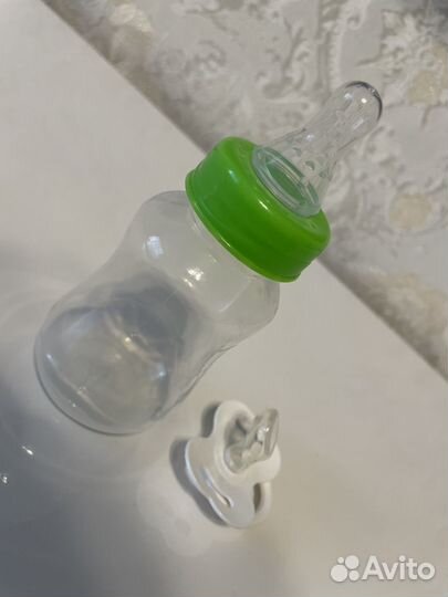 Пустышка, бутылочка, держатель для соски