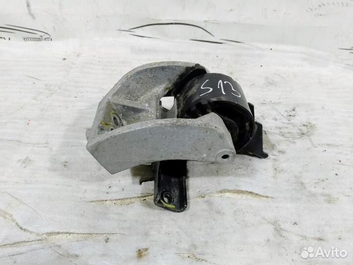 Опора двигателя правая Suzuki SX4