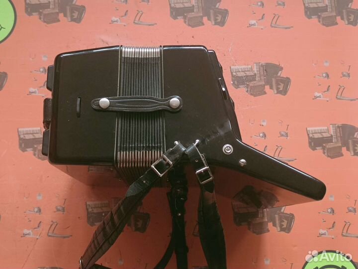 Аккордеон weltmeister serino почти новый